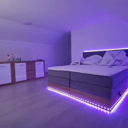 בית נופש Wellness House Zoja With Outdoor Sauna And Hot Tub Bostanj